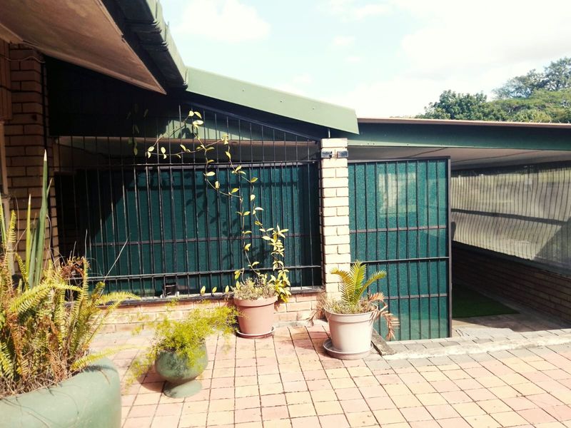 Modern Family Home in Mandeni - Photo 4
