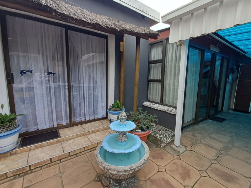 Perfect Home In SE 2 With A Full Flatlet With Such A Homey Feeling - Photo 4