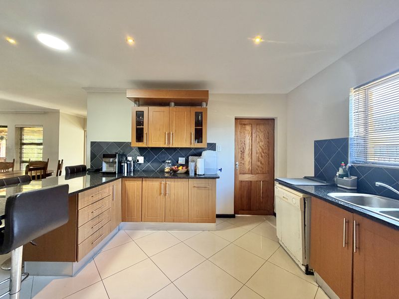 Famil home in Noorsekloof - Photo 7