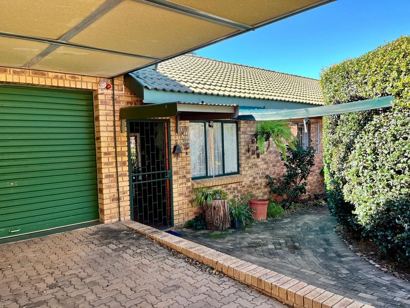 Priced at R1 830 000, this lovely home offers outstanding value and a lifestyle of comfort, privacy. - Photo 2