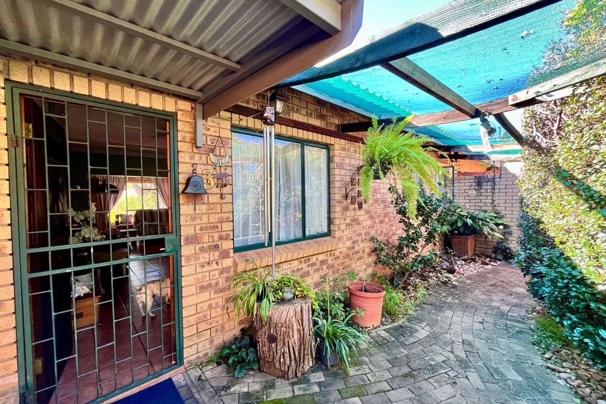Priced at R1 830 000, this lovely home offers outstanding value and a lifestyle of comfort, privacy. - Photo 3