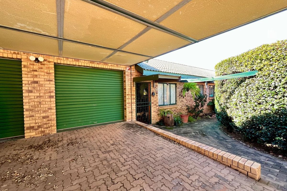 Priced at R1 830 000, this lovely home offers outstanding value and a lifestyle of comfort, privacy. - Photo 4
