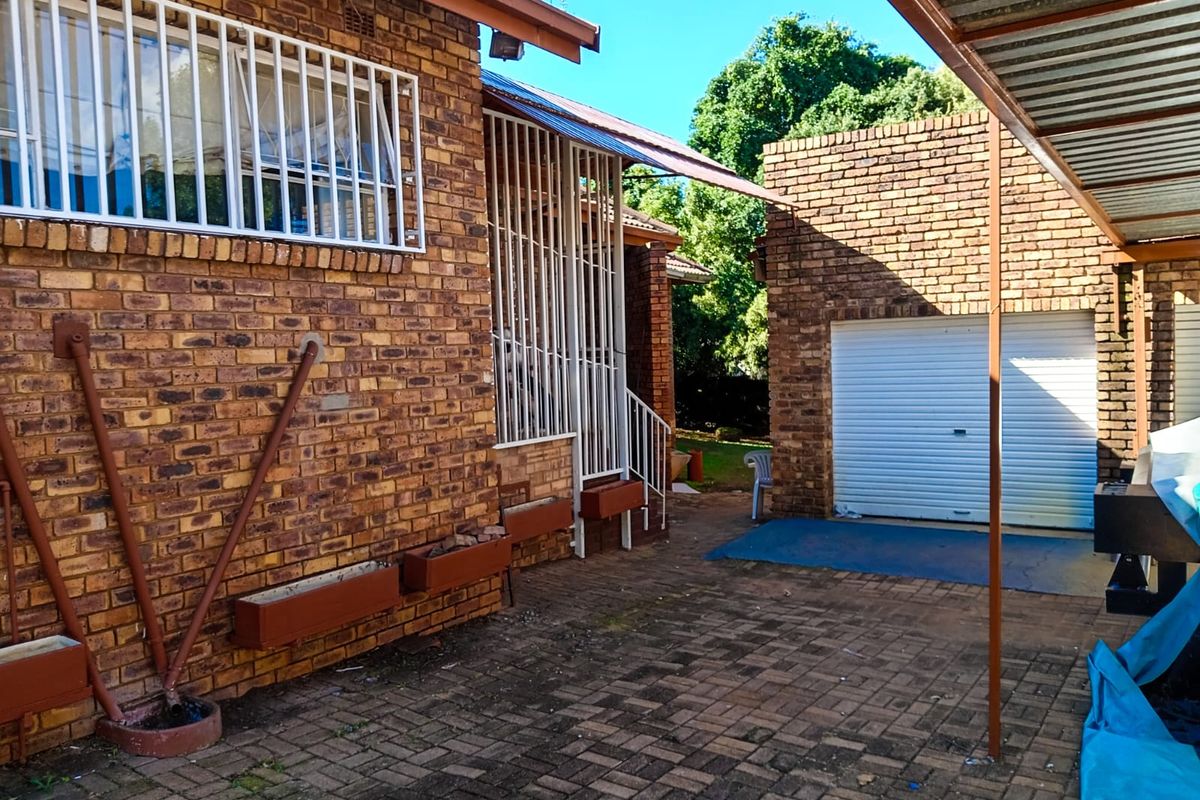 Imagine stepping into your own private forest, right in the heart of Kibler Park. - Photo 3