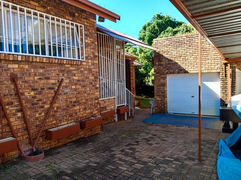 Imagine stepping into your own private forest, right in the heart of Kibler Park. - Photo 3