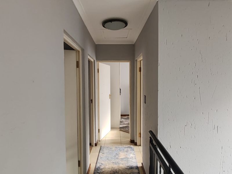 3 Bedroom Apartment to Rent in  Helderwyk Estates - Photo 9
