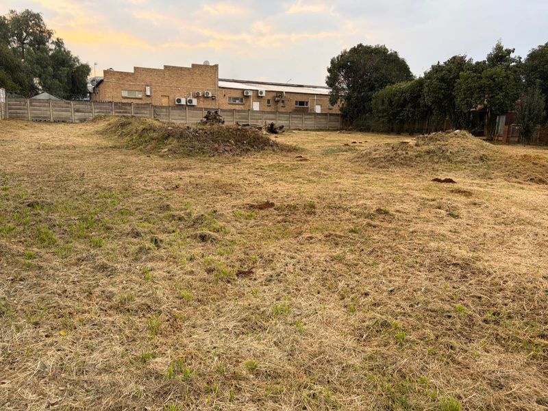 Discover the perfect opportunity to build your dream home or investment property. - Photo 1