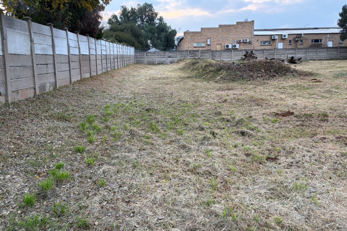 Discover the perfect opportunity to build your dream home or investment property. - Photo 2