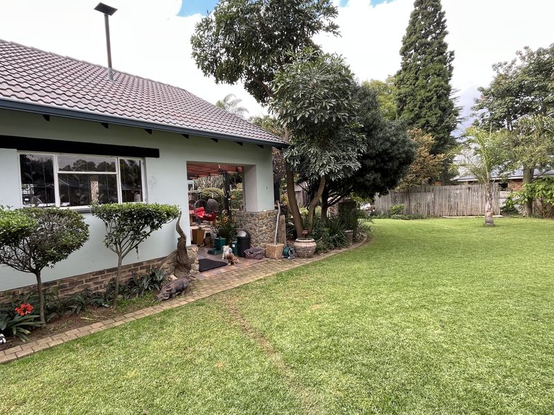 4-Bedroom Family Home in Rynfield - Photo 8