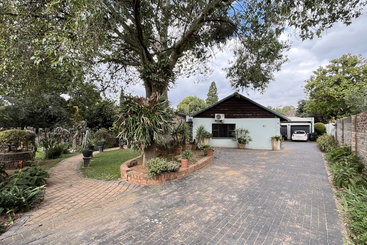 4-Bedroom Family Home in Rynfield - Photo 4