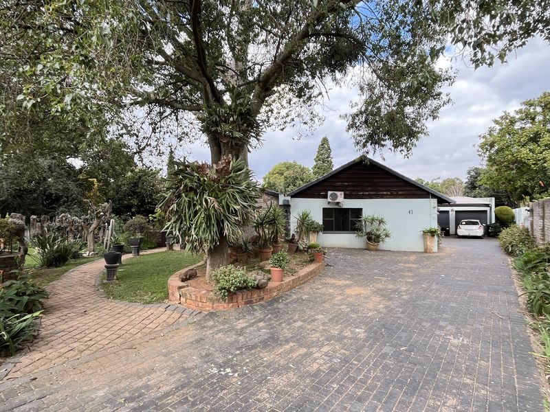 4-Bedroom Family Home in Rynfield - Photo 4