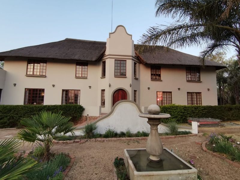 Two Double-storey homes - Airbnb,  Lodge,  Solar - Photo 1