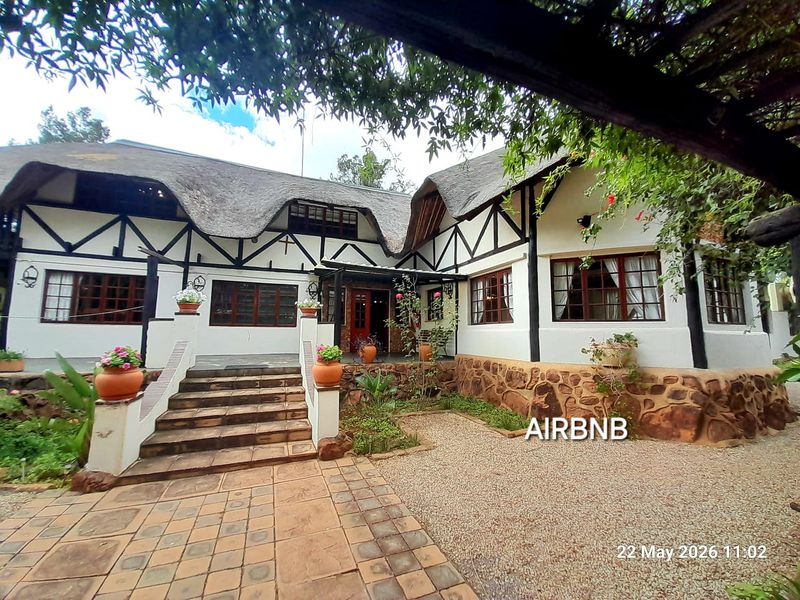 Two Double-storey homes - Airbnb,  Lodge,  Solar - Photo 2