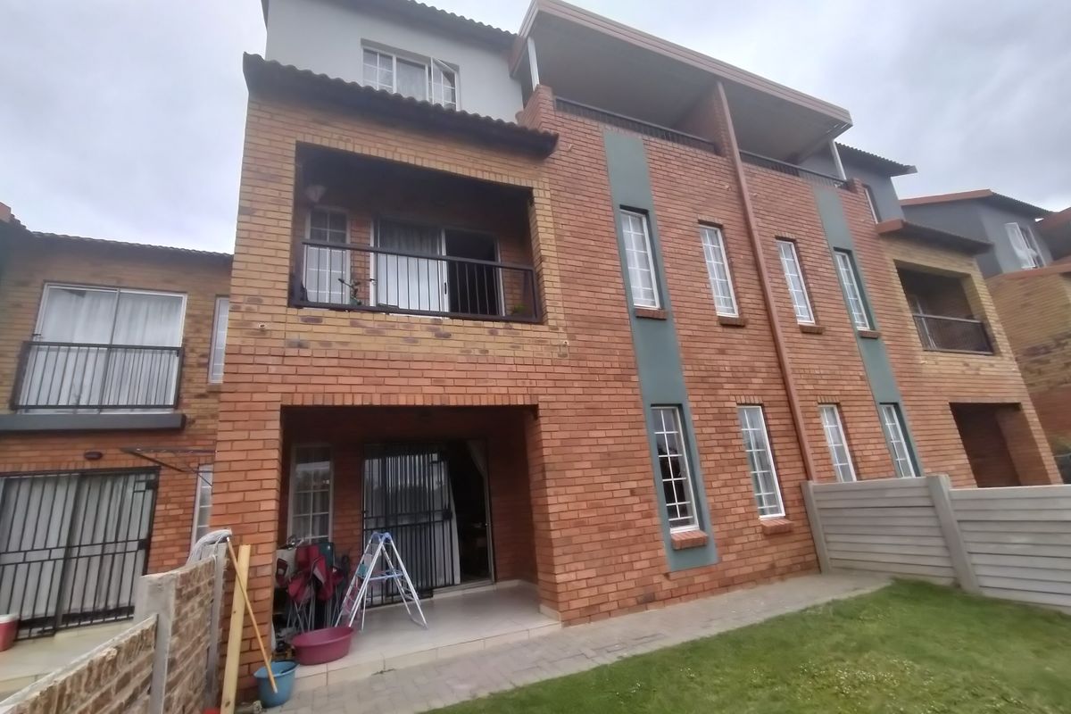 Feeling of a townhouse although it is a flat. - Photo 2