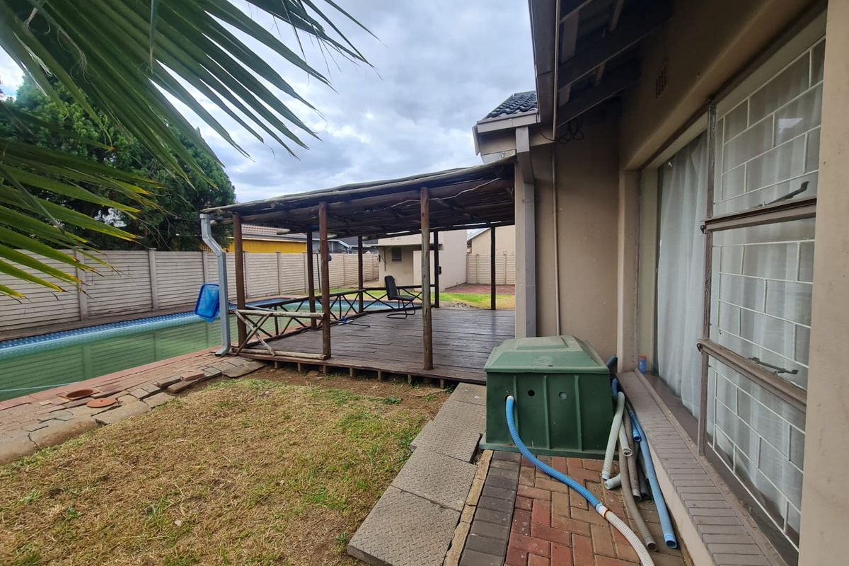 New Listing in Vanderbijlpark CE5! - Photo 2