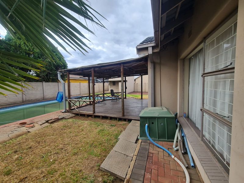 New Listing in Vanderbijlpark CE5! - Photo 2