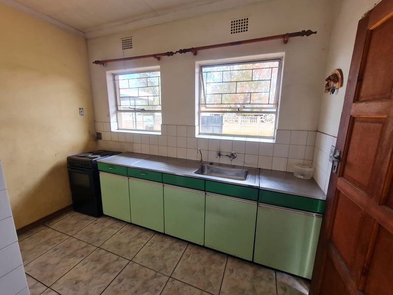 New Listing in Vanderbijlpark CE5! - Photo 4