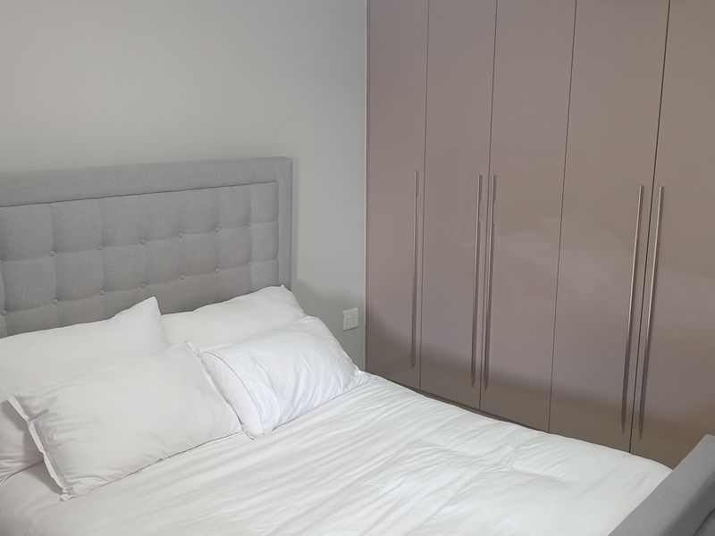 This lovely modern upstairs unit offers 1 spacious bedroom - Photo 6