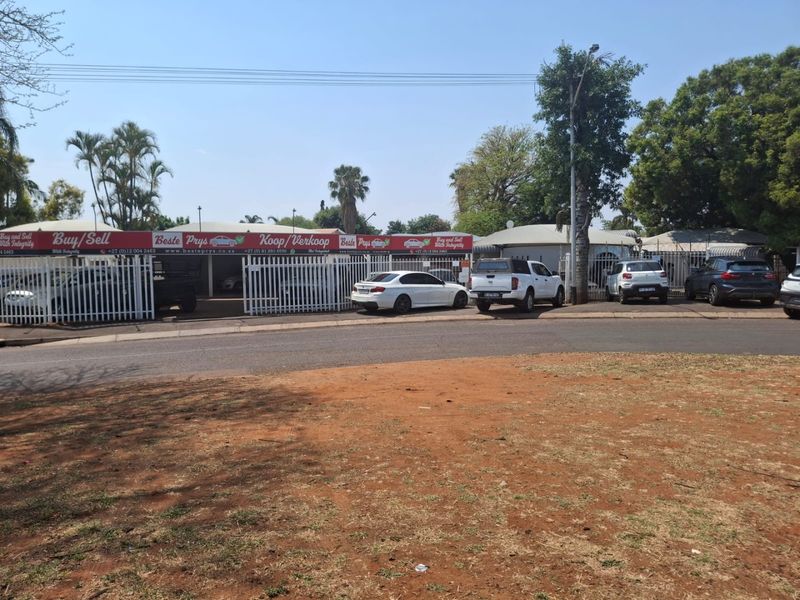 Prime Commercial Property in a High-Exposure Location! - Photo 1
