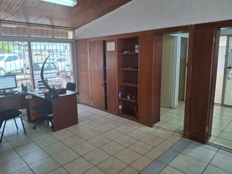 Prime Commercial Property in a High-Exposure Location! - Photo 5