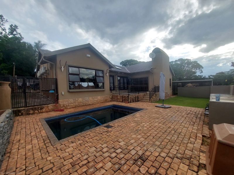 Spacious Family Home with 3 Bedrooms on Offer! - Photo 1