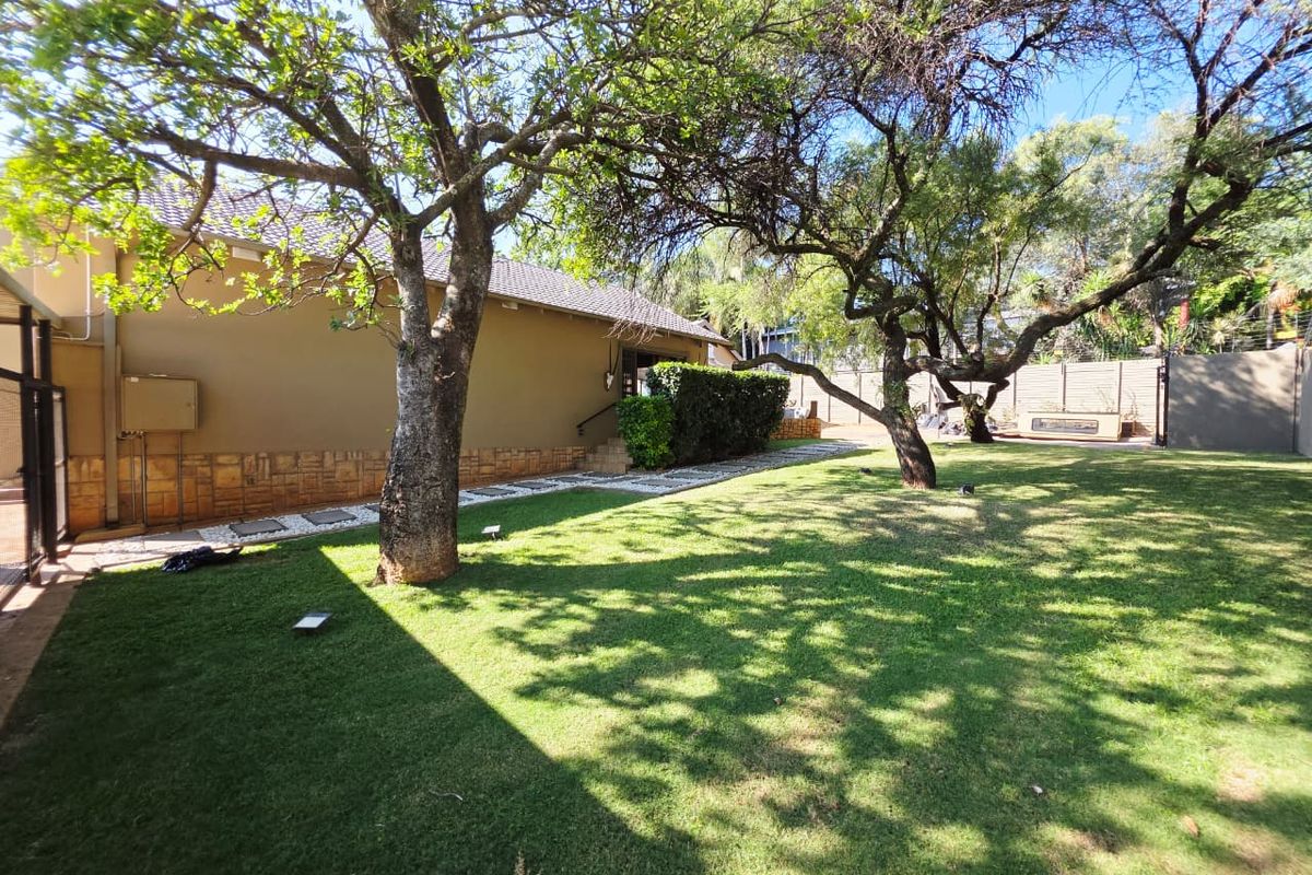 Spacious Family Home with 3 Bedrooms on Offer! - Photo 2