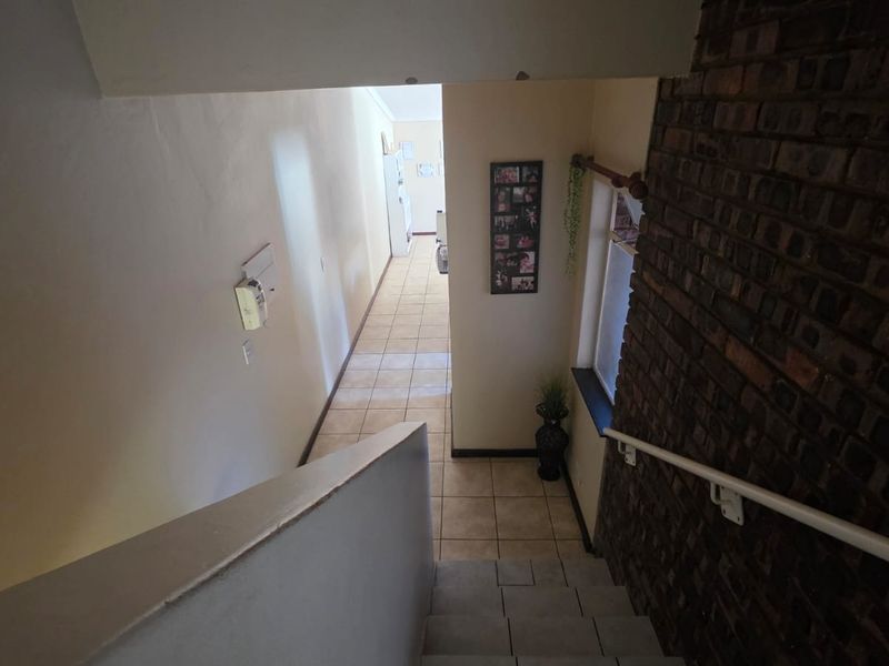 Modern & Spacious Townhouse in Prime Wonderboom Location - Photo 9