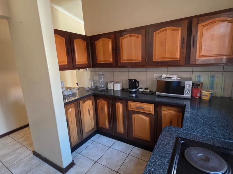 Modern & Spacious Townhouse in Prime Wonderboom Location - Photo 6