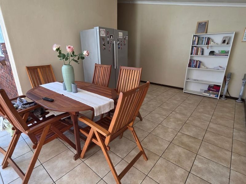 Modern & Spacious Townhouse in Prime Wonderboom Location - Photo 5