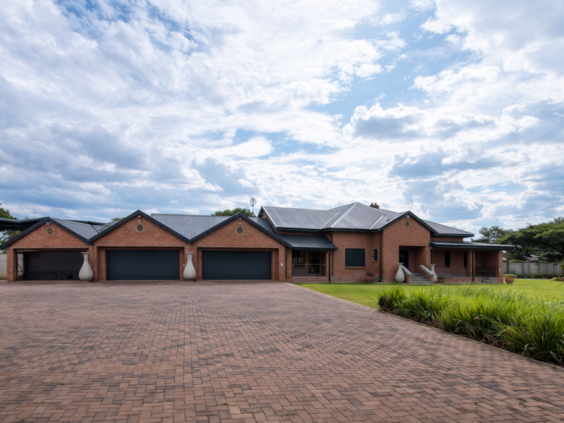 Exceptional Mixed-Use Property with Luxury Residence - Photo 2