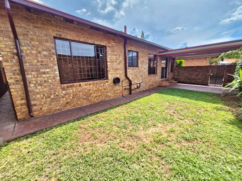 Full Title 3 Bedroom Home on Offer! - Photo 2