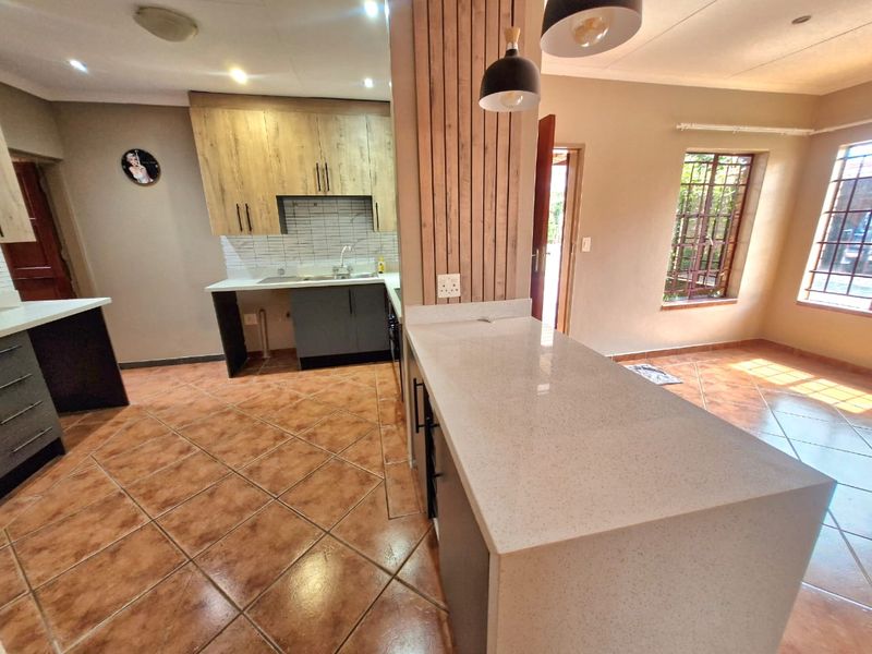 Full Title 3 Bedroom Home on Offer! - Photo 10