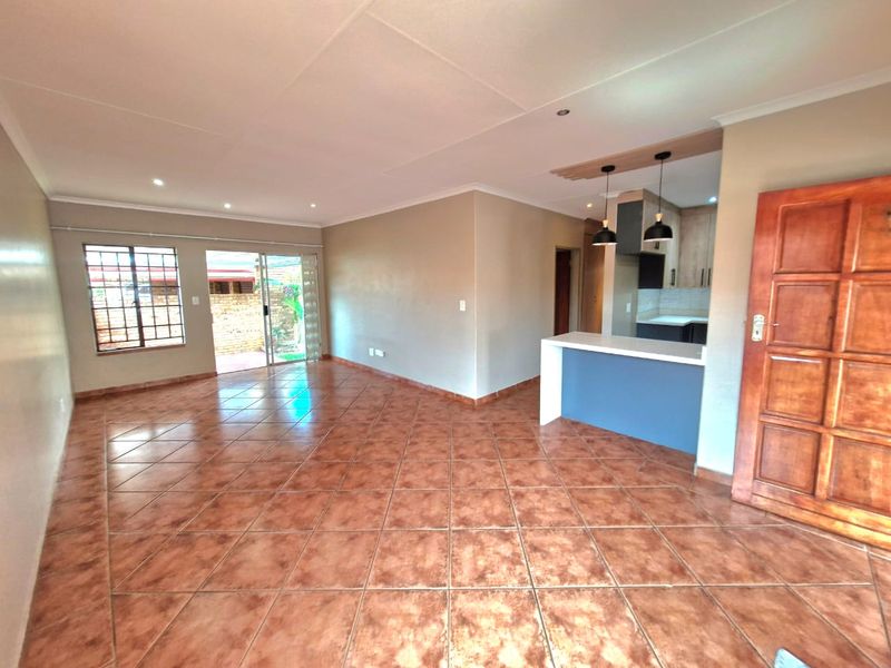 Full Title 3 Bedroom Home on Offer! - Photo 6