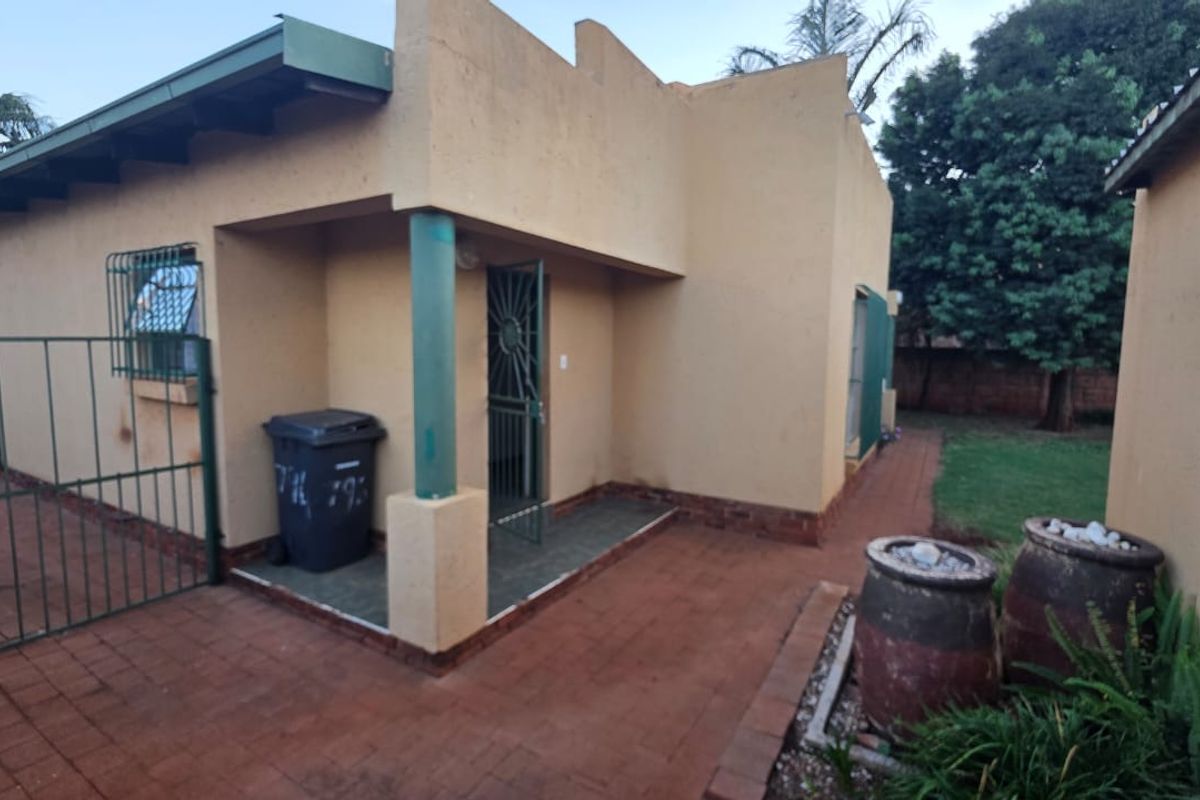 3 Bedroom Family home FOR SALE! - Photo 3