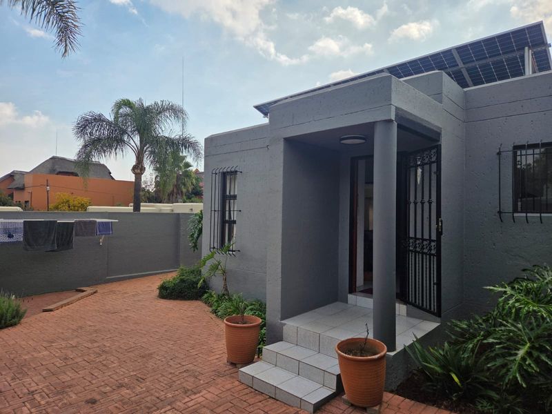 Unique Off-Grid Cluster Home in the Heart of Sunninghill – Offers from R2 399 000 - Photo 1