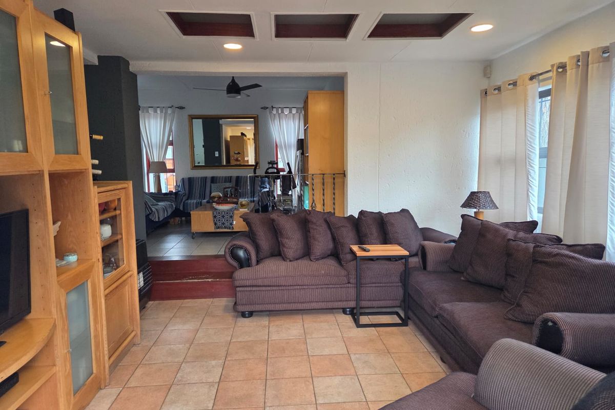Unique Off-Grid Cluster Home in the Heart of Sunninghill – Offers from R2 399 000 - Photo 3