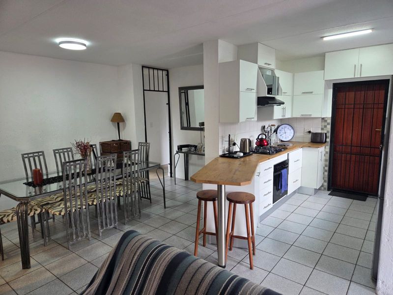 Unique Off-Grid Cluster Home in the Heart of Sunninghill – Offers from R2 399 000 - Photo 6
