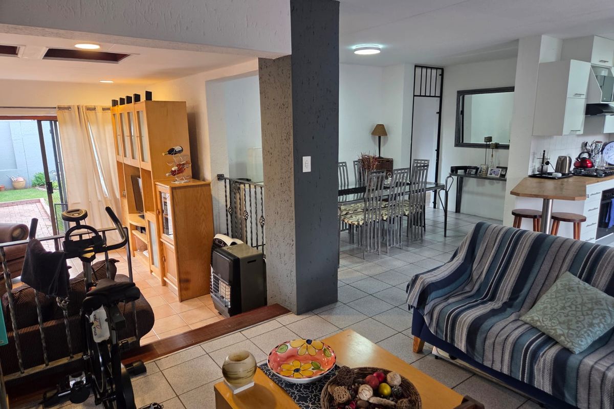 Unique Off-Grid Cluster Home in the Heart of Sunninghill – Offers from R2 399 000 - Photo 5