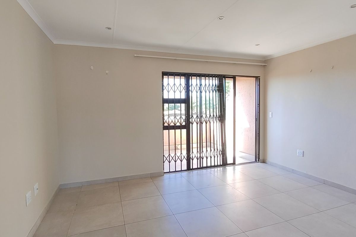 Modern 2 Bedroom For Sale! - Photo 3