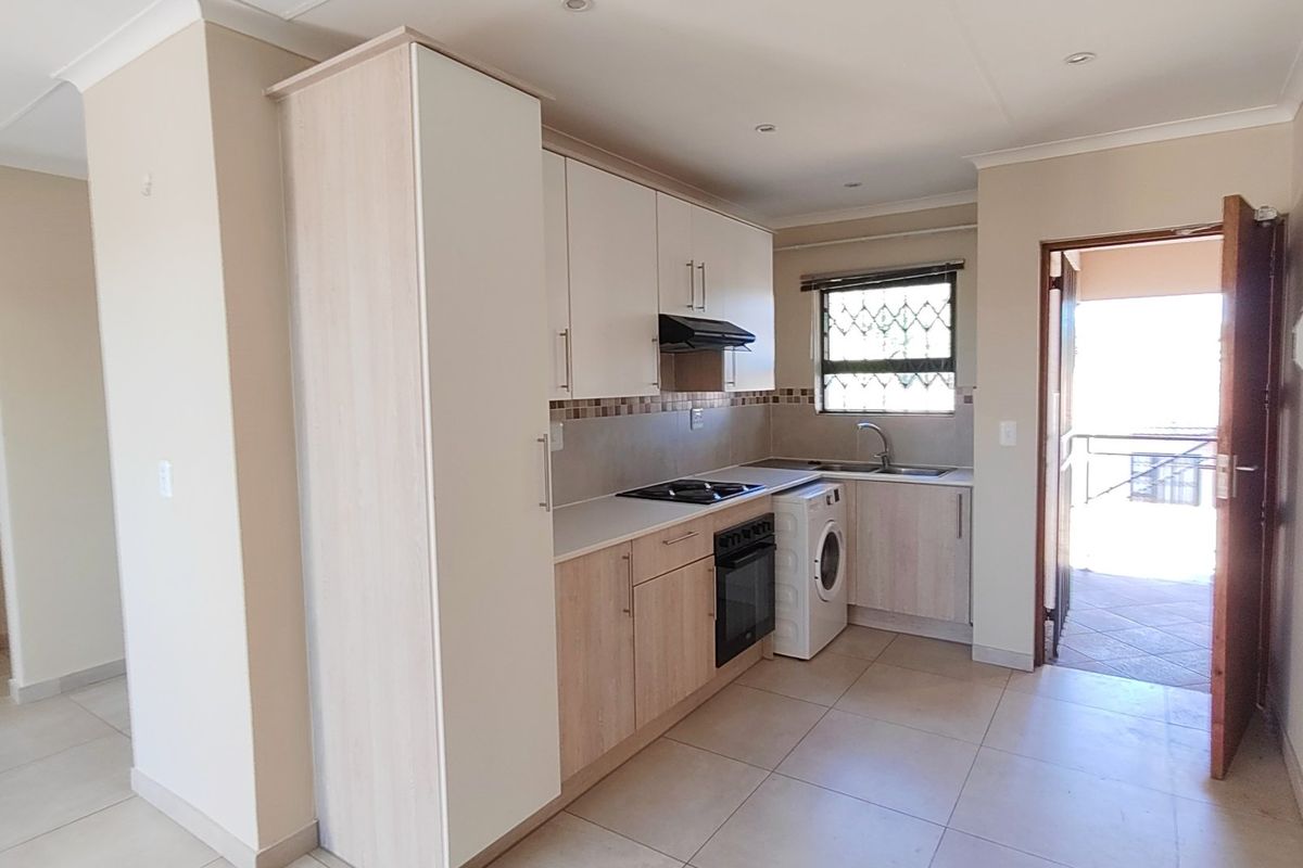 Modern 2 Bedroom For Sale! - Photo 2