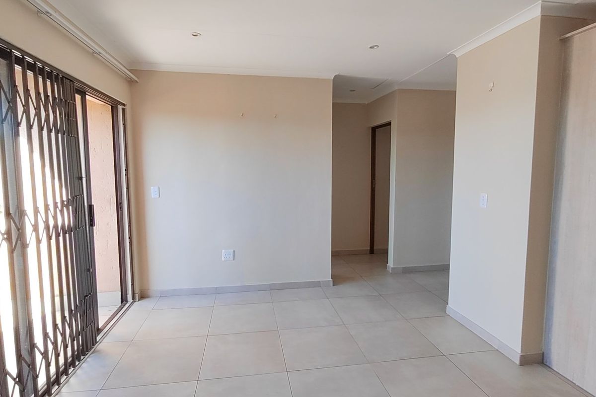 Modern 2 Bedroom For Sale! - Photo 4
