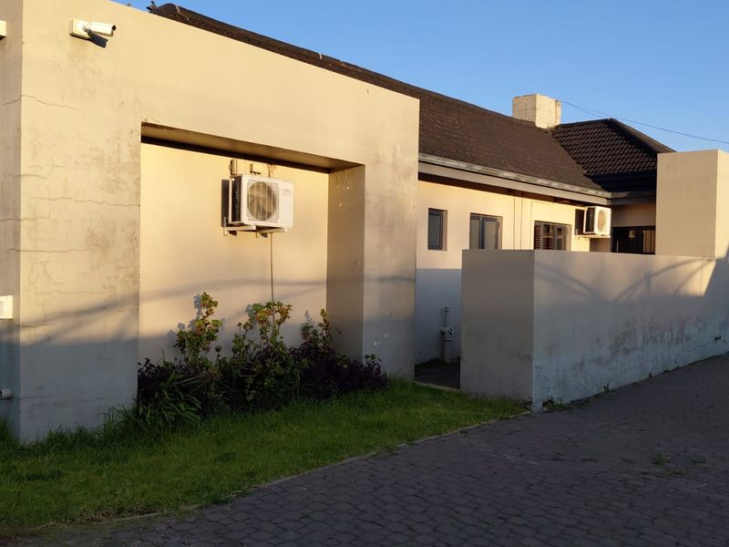 4 bedroom property with flat (1487m) in Kempton Park, Rhodesfield - Photo 5