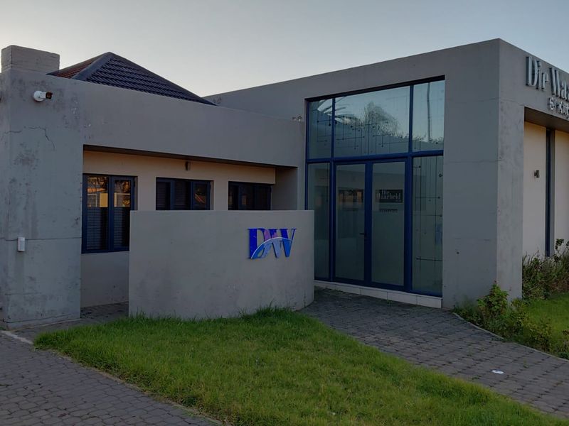 4 bedroom property with flat (1487m) in Kempton Park, Rhodesfield - Photo 2