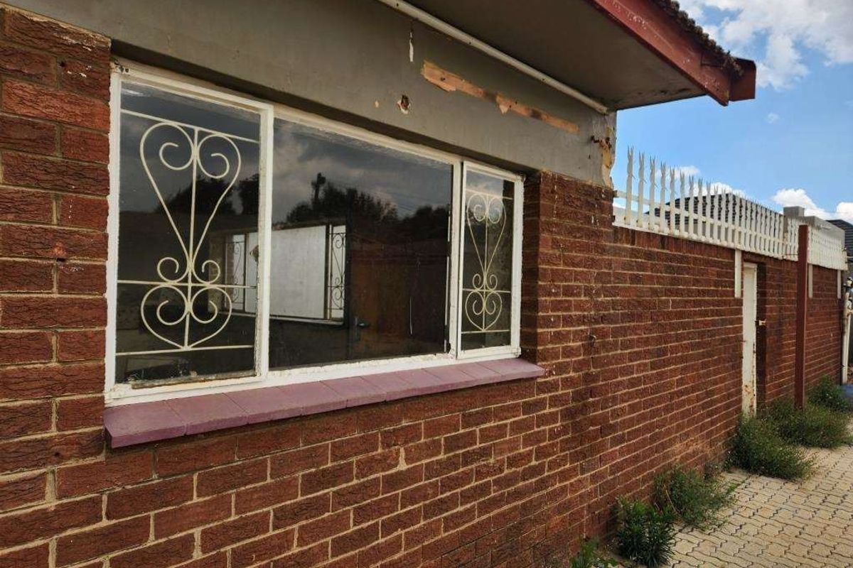 1839m2 Property ready for customization in Kempton park, Rhodesfield - Photo 5