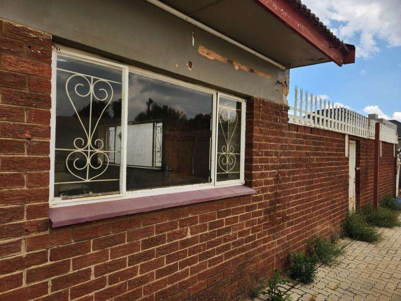 1839m2 Property ready for customization in Kempton park, Rhodesfield - Photo 5