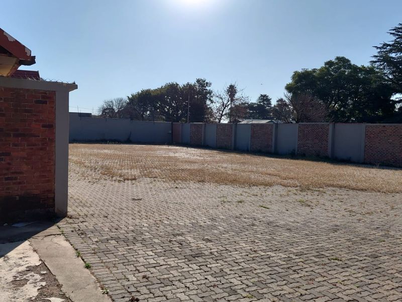 1839m2 Property ready for customization in Kempton park, Rhodesfield - Photo 4