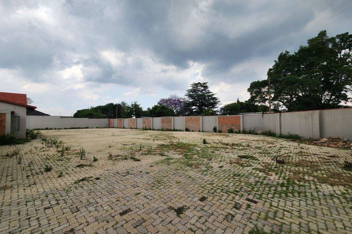 1839m2 Property ready for customization in Kempton park, Rhodesfield - Photo 3