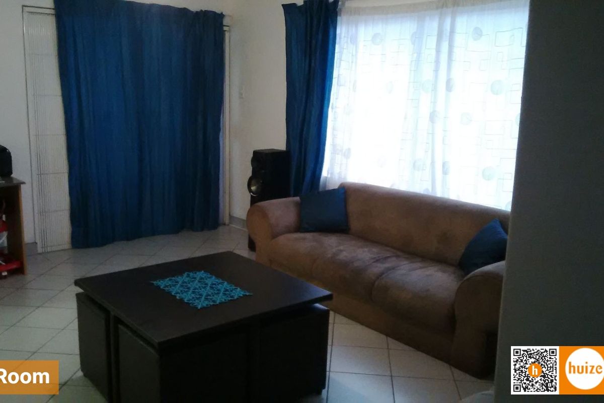 3 Bedroom Pet Friendly Home in Sarnia - Photo 4