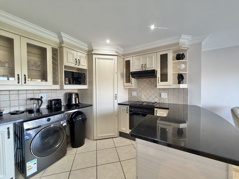 Apartment For Sale in Jeffreys Bay - Photo 5