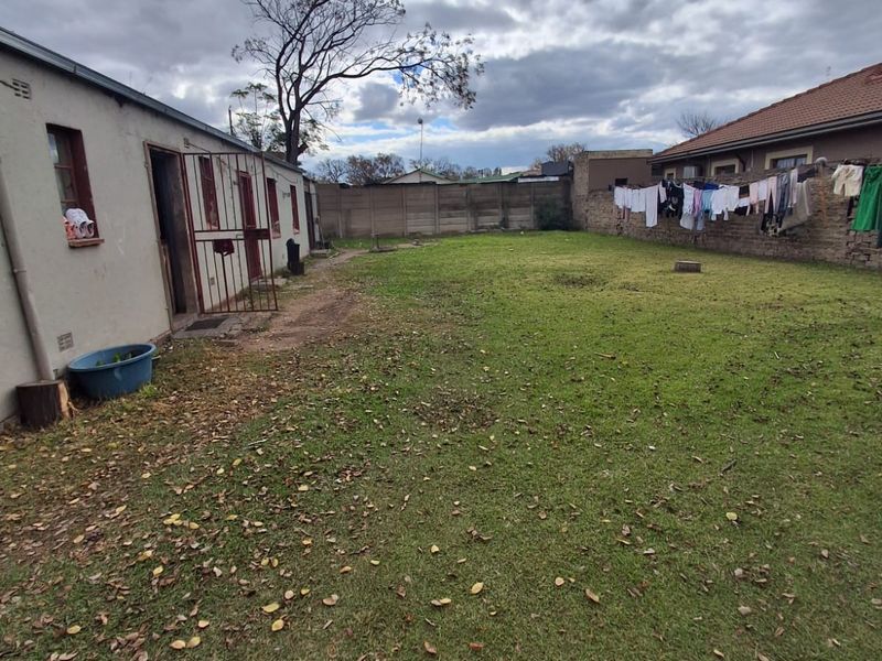 INVESTMENT PROPERTY IN THE HEART OF VEREENIGING CENTRAL! - Photo 3