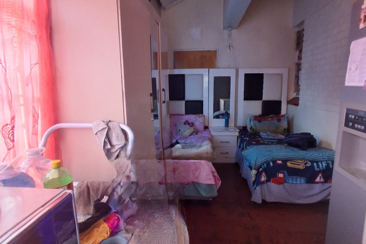 INVESTMENT PROPERTY IN THE HEART OF VEREENIGING CENTRAL! - Photo 2